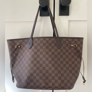 Louis Vuitton Neverfull MM tote
